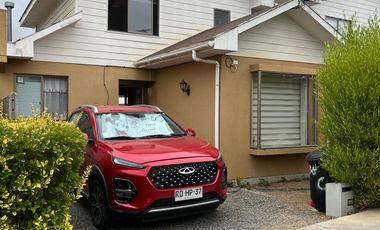 Arriendo casa 4D 2B en condominio Villa Alemana 2 pisos
