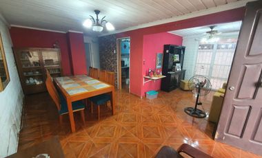 Amplia casa Uso Residencial-Comercial
