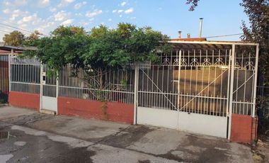 Amplia casa Uso Residencial-Comercial