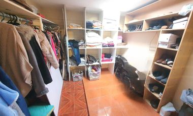 Amplia casa Uso Residencial-Comercial