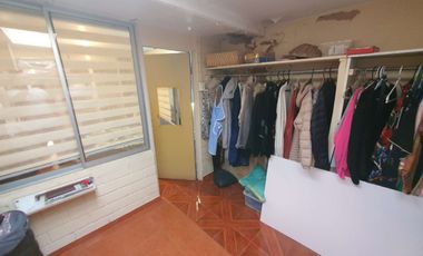 Amplia casa Uso Residencial-Comercial