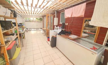 Amplia casa Uso Residencial-Comercial