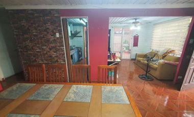 Amplia casa Uso Residencial-Comercial