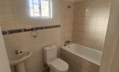 Casa en arriendo c/ estacionamiento en Ciudad de Caldera