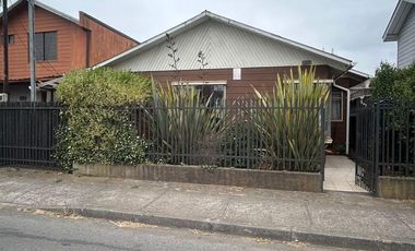 Vendo Casa Individual , de un piso!! Portal de San Pedro.  Con buen terreno.