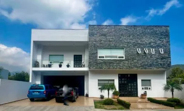 Casa en venta en Flor de Piedra, Monterrey, Nuevo León
