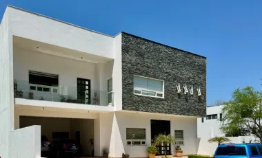 Casa en venta en Flor de Piedra, Monterrey, Nuevo León