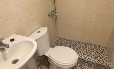 EN ARRIENDO COMODA CASA 2 PISOS EN TOESCA