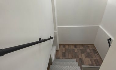 EN ARRIENDO COMODA CASA 2 PISOS EN TOESCA