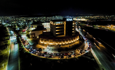 Se rentan locales en Plaza El Refugio en Querétaro