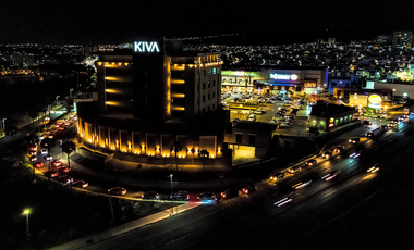 Se rentan locales en Plaza El Refugio en Querétaro