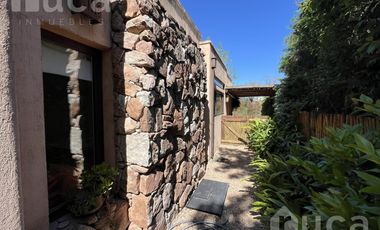 ALQ y VENTA | Refinada CASA Moderna c/Bello Jardin | B.Priv Villa Bertha