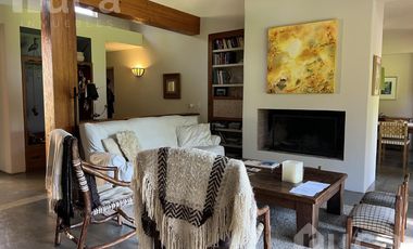 ALQ y VENTA | Refinada CASA Moderna c/Bello Jardin | B.Priv Villa Bertha