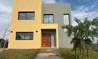 Casa en venta en santa Sofiasanta sofia