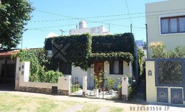 PH 3 ambientes con patio. Reciclado. Impecable.