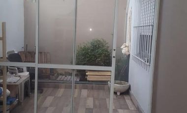 PH 3 ambientes con patio. Reciclado. Impecable.
