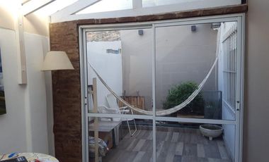 PH 3 ambientes con patio. Reciclado. Impecable.