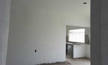 CASA EN VENTA CON TERRENO  BARDEADO TUXPAN VERACRUZ