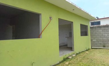 CASA EN VENTA CON TERRENO  BARDEADO TUXPAN VERACRUZ