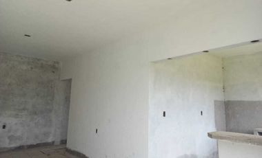 CASA EN VENTA CON TERRENO  BARDEADO TUXPAN VERACRUZ