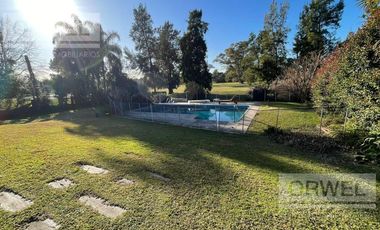 Casa en Alquiler o Venta en Club de Campo Hacoaj. Pileta