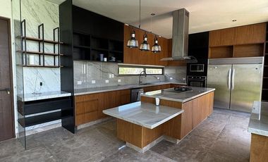 Residencia en Venta o Renta en privada Alto Viento, Temozón, Mérida