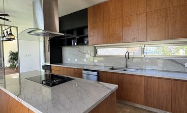 Residencia en Venta o Renta en privada Alto Viento, Temozón, Mérida