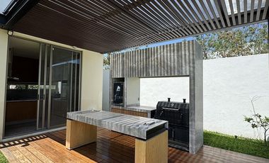 Residencia en Venta o Renta en privada Alto Viento, Temozón, Mérida
