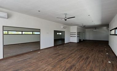 Residencia en Venta o Renta en privada Alto Viento, Temozón, Mérida