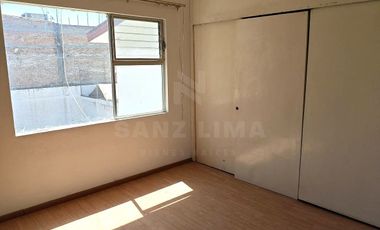 Raquet Club: Amplia casa con gran jardín trasero en cluster con alberca