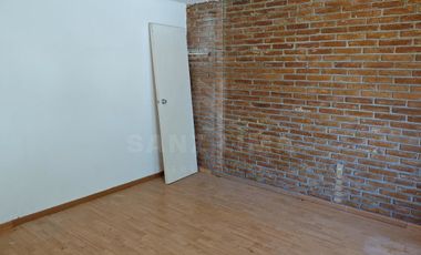 Raquet Club: Amplia casa con gran jardín trasero en cluster con alberca