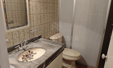Raquet Club: Amplia casa con gran jardín trasero en cluster con alberca
