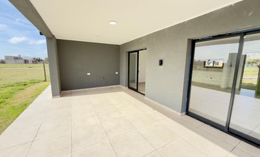VENTA/APTA CRÉDITO - CASA 2 dormitorios a estrenar  - Funes Norte, Funes