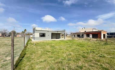 VENTA/APTA CRÉDITO - CASA 2 dormitorios a estrenar  - Funes Norte, Funes
