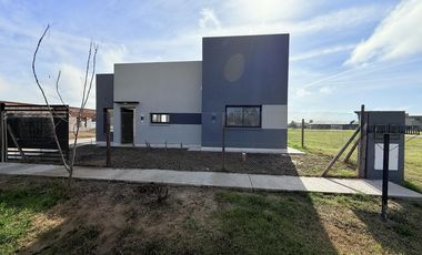 VENTA/APTA CRÉDITO - CASA 2 dormitorios a estrenar  - Funes Norte, Funes