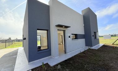 VENTA/APTA CRÉDITO - CASA 2 dormitorios a estrenar  - Funes Norte, Funes