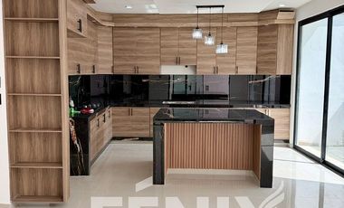 Casa en venta en Fracc en Coatepec – 5 recámaras y roof garden icónico