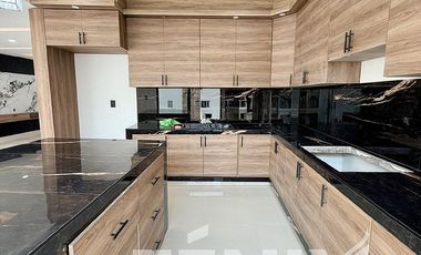 Casa en venta en Fracc en Coatepec – 5 recámaras y roof garden icónico