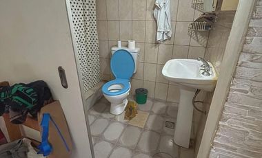 Casa venta Luis Guillón y dos departamentos al fondo!