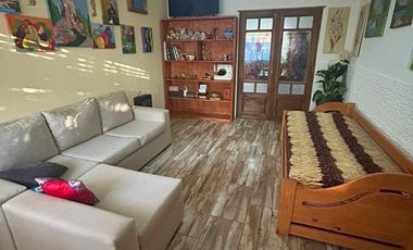 Casa venta Luis Guillón y dos departamentos al fondo!