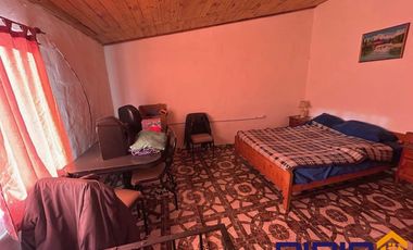 Casa venta Luis Guillón y dos departamentos al fondo!