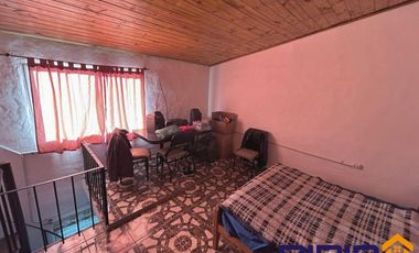 Casa venta Luis Guillón y dos departamentos al fondo!