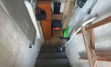 Casa venta Luis Guillón y dos departamentos al fondo!