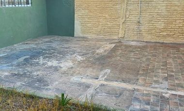 Casa venta Luis Guillón y dos departamentos al fondo!