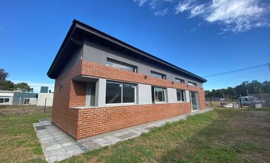 EXCELENTE CASA DE 3 AMB EN EL BARRIO SAN RAFAEL