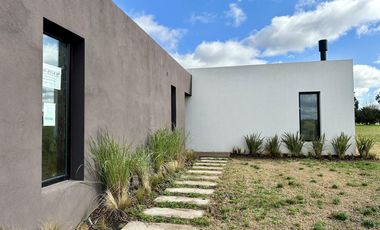 ¡Ven y descubre tu refugio de ensueño en La Federala Club de Campo!