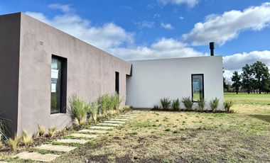 ¡Ven y descubre tu refugio de ensueño en La Federala Club de Campo!