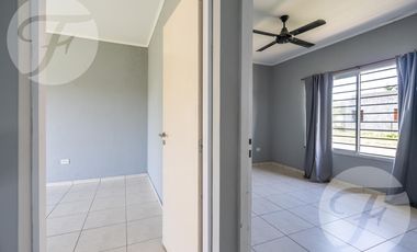 Gran oportunidad de Inversión - Tres Casas con Piscina en Venta - Alta Rentabilidad