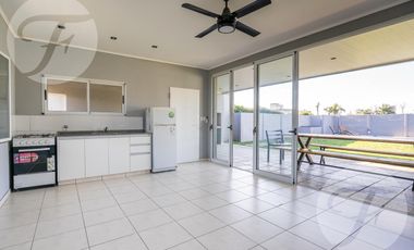 Gran oportunidad de Inversión - Tres Casas con Piscina en Venta - Alta Rentabilidad