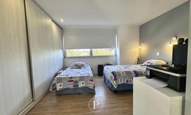 Venta Chalet 5 ambientes de estilo en Arenas del Sur